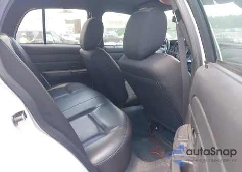 2011 Ford Crown Victoria Police Interceptor из США, поврежденный, VIN 2FABP7BVXBX171483